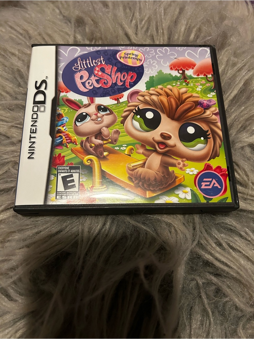 Nintendo DS Littlest Pet Shop Game - Green / Pink / Yellow Artwork